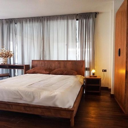Henry'S Hotel & Gastropub Бангкок Экстерьер фото