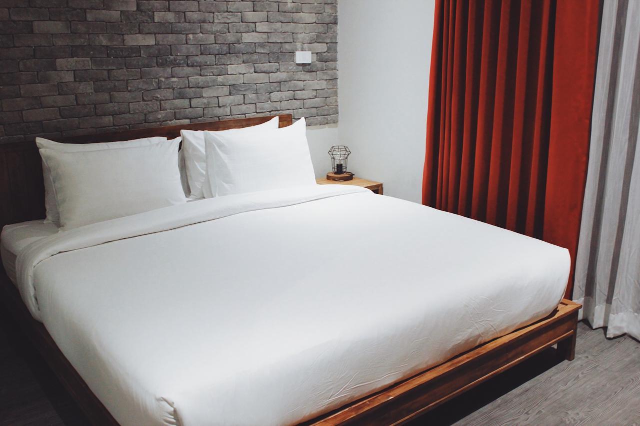 Henry'S Hotel & Gastropub Бангкок Экстерьер фото