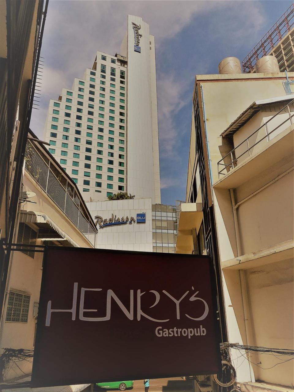 Henry'S Hotel & Gastropub Бангкок Экстерьер фото